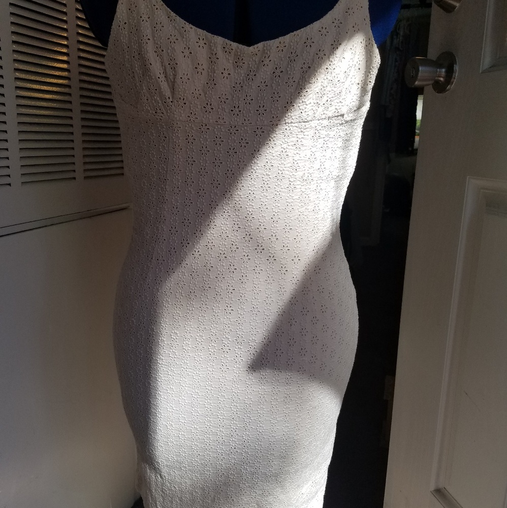 V.S. Eyelet Lace Sheath Dress Size 2